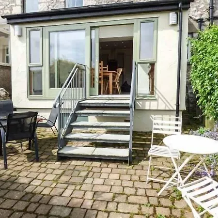 2 West View 펜션 *