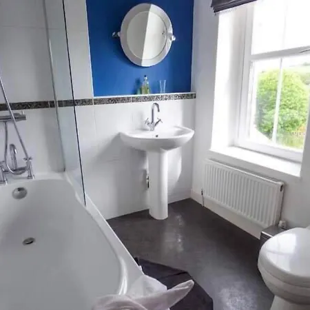 2 West View Holiday home Holker