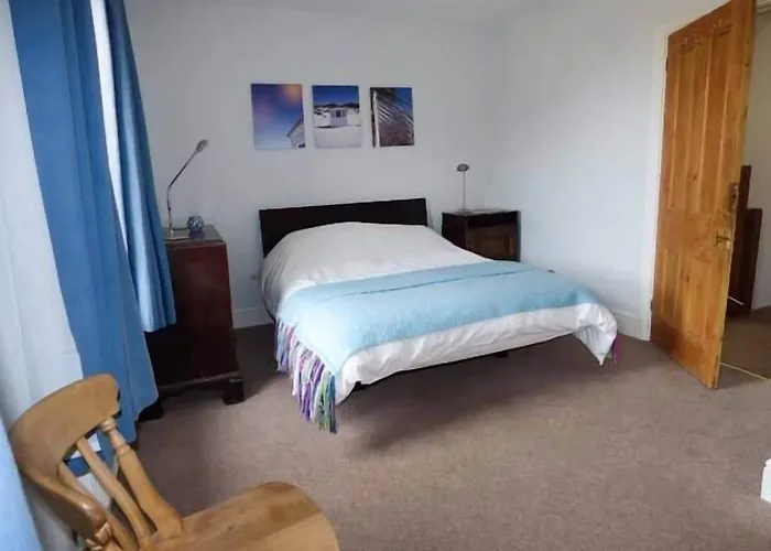 度假居 2 West View